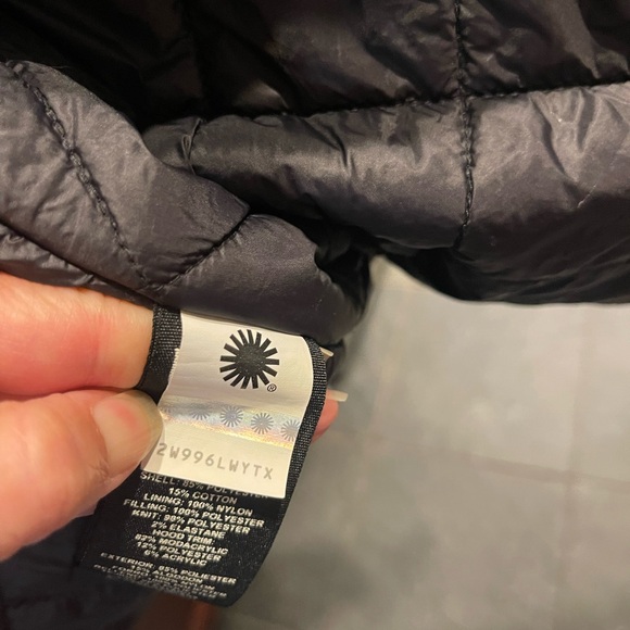 EUC Woman’s XS UGG winter coat - Picture 3 of 7